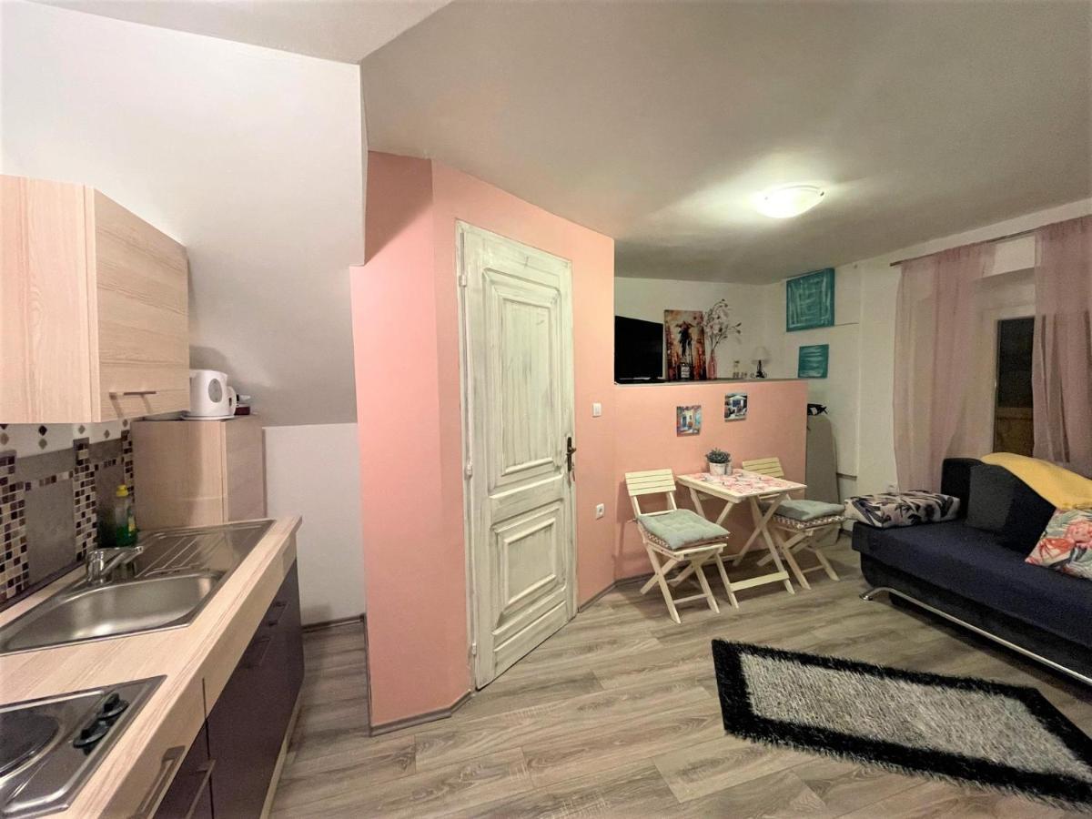 Chloe Apartment