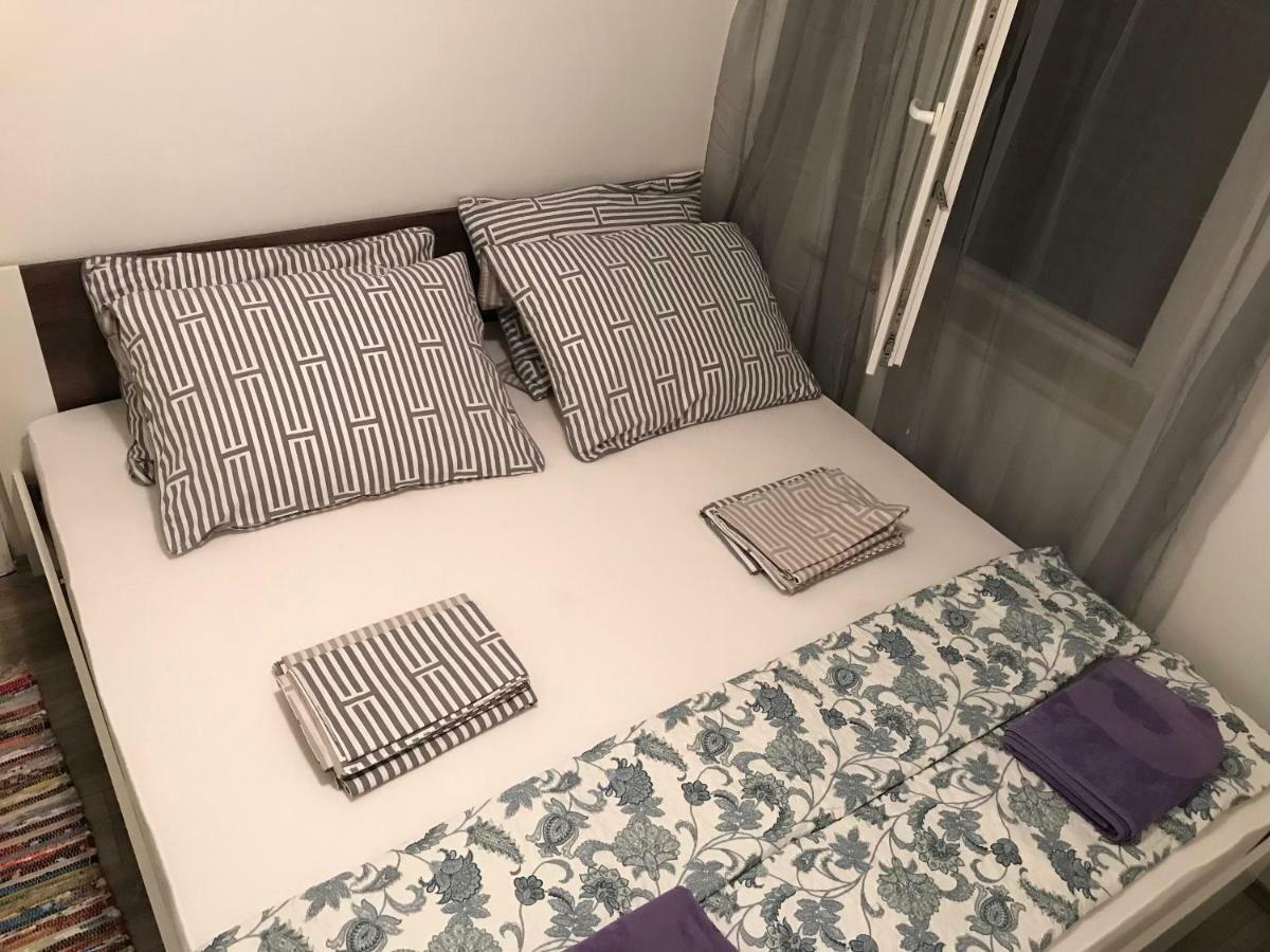 Chloe Apartment *