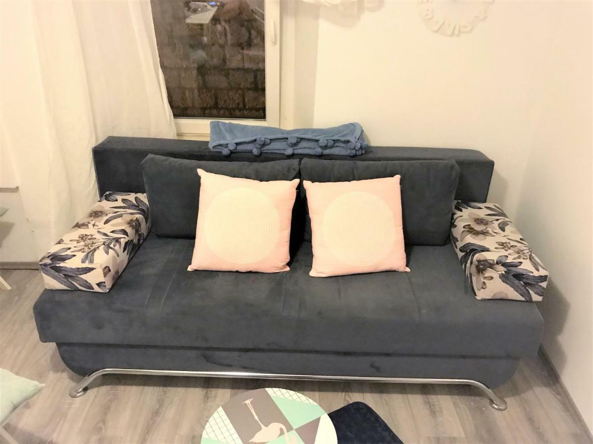 Chloe Apartment